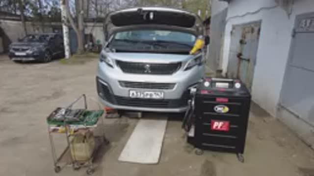 Peugeot Traveller Полная аппаратная замена масла в АКПП  Aisin TF-82SC (EAT6) с присадкой ArmActiv