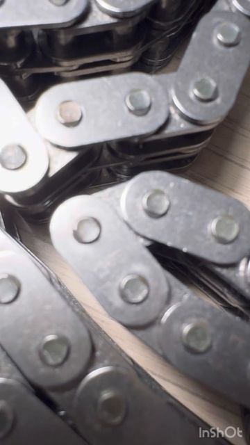 Цепи ГРМ для сравнения для Porsche 4.8 и Audi 3.2  Обе роликовые но