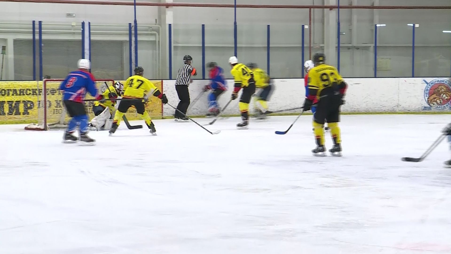 В Нефтеюганске прошёл хоккейный турнир среди нефтегазовых предприятий