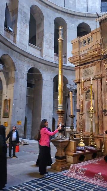 Христос Воскресе - праздник Антипасхи в Храме Гроба Господня