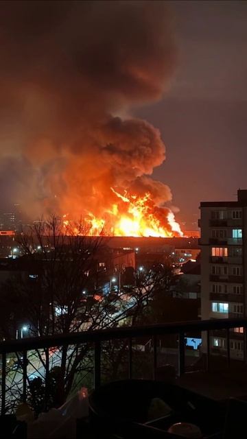 Пожар, поглощающий мир: безысходность и страх #катастрофа #огонь