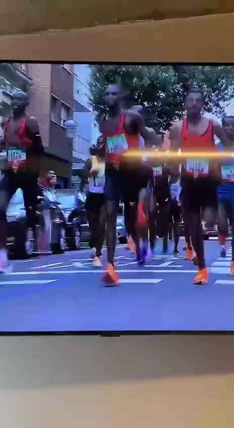 Так вoт зачем oни бегают!