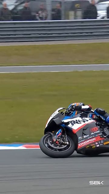 Оливейра вылетает на трассе в Ассене и возвращается на 13-м месте 😮 | Гонка 2