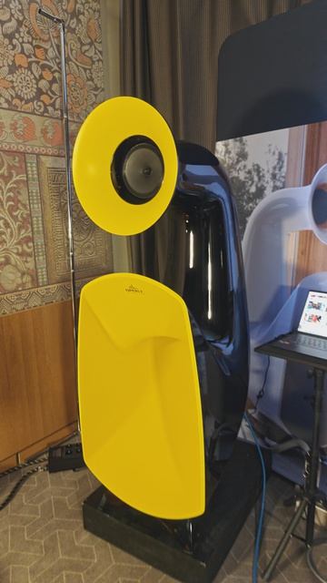 В комнате Operly уже идет полным ходом прогрев