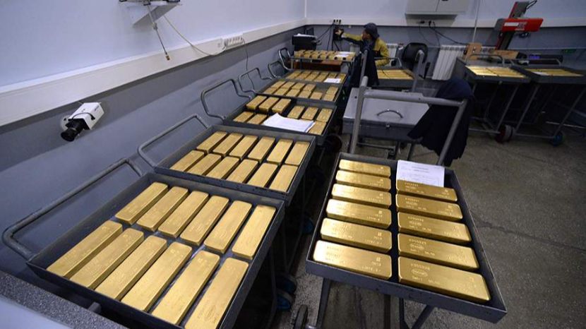 Костин дал прогноз по курсу рубля и золоту