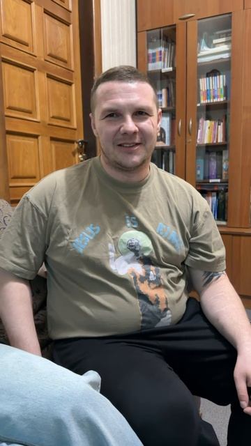 У Сергея новые зубы . Поставил их в центр лечения наркоманов