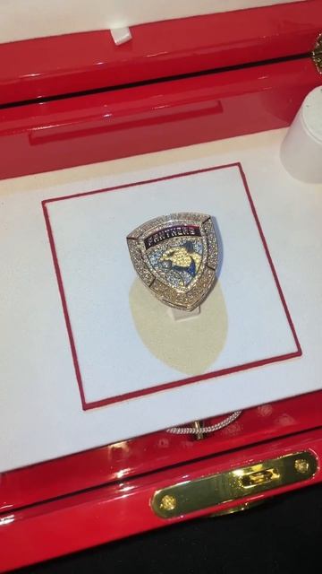 pov: you’re opening your stanley cup champions ring  #nhl