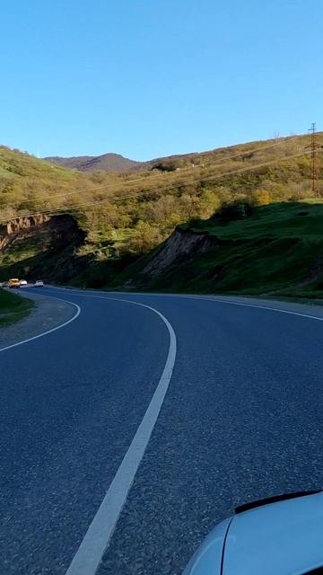 Симфония асфальта и скал.🛣️⛰️🌀
#перевал #дагестан
