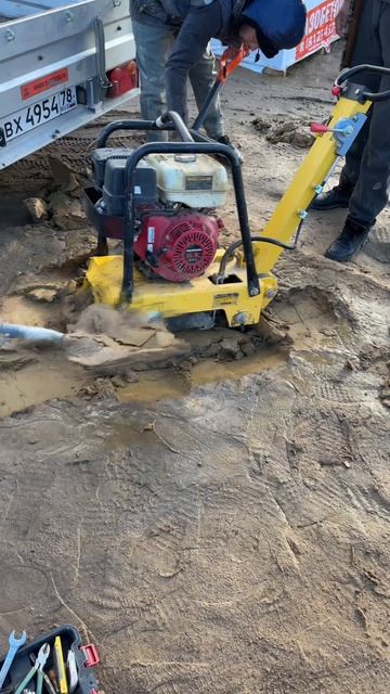 Раскопки виброплиты 160кг!