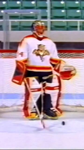 gotta love the ‘90s!  #nhl #retro