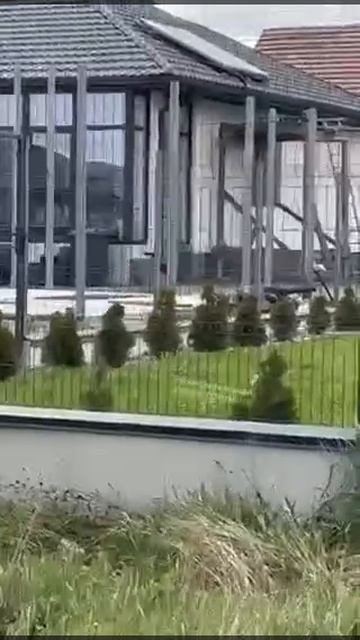 На Волыни людоловы  зашли на частную собственность и скинули мужика с крыши 1