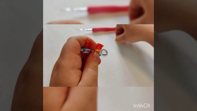 Бабочка из резиночек .mp4