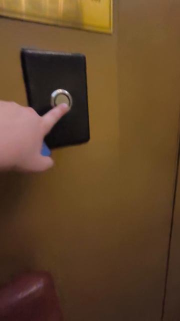 Отель Агни Санкт-Петербург поездка на лифте