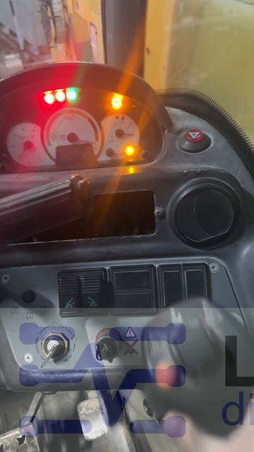 DIECI 179 Ver. LLL 40.17. Постоянно пищит перегруз. На ковше какое-то время работает.