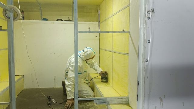 как мы выравнивали неровности внутри кемпера.