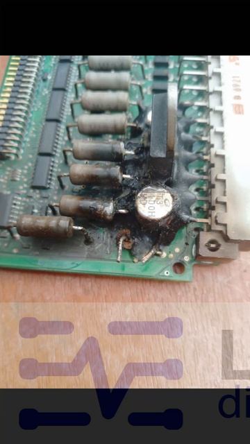 Haulotte H25TPX. Выгорела плата блока Noeud A 921406F 26W11. Какой компонент там взорвался?