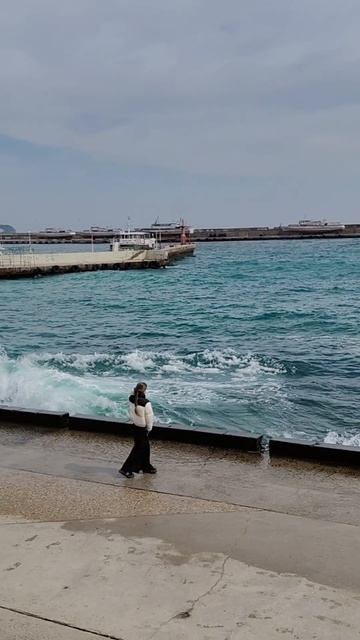 Ялта центральная набережная 30 марта.