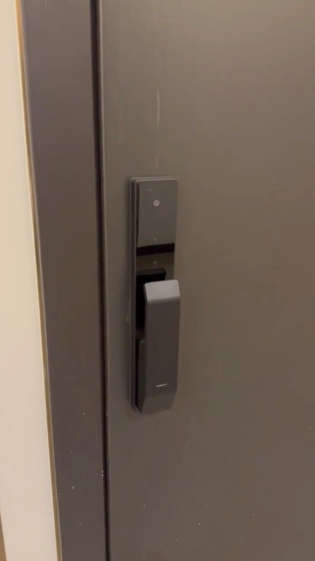 Установка электронного замка Moorgen T9 Санкт-Петербург ЖК Нева Хаус