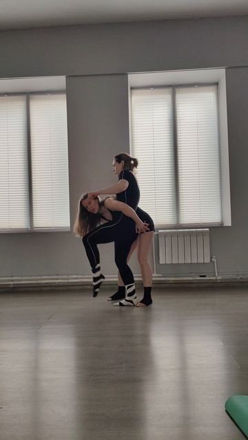 Йога Yoga With Partner