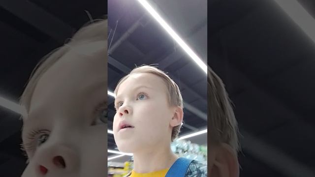 покупаем еду но не больше чем 50 рублей