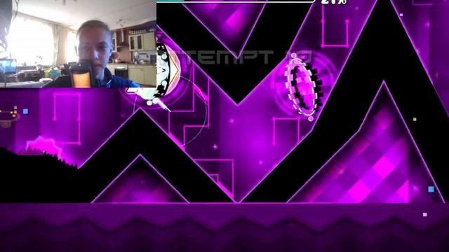 ПРОДОЛЖАЮ ПРОХОДИТЬ SIDESTEP В GEOMETRY DASH