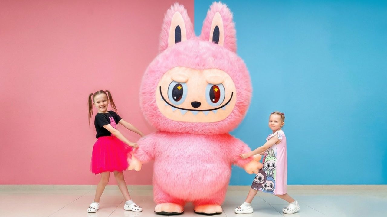 ВАНЯ И МАНЯ  Сестры хотят один и тот же ЛАБУБУ! Алекс учит Дашу и Стефи делиться