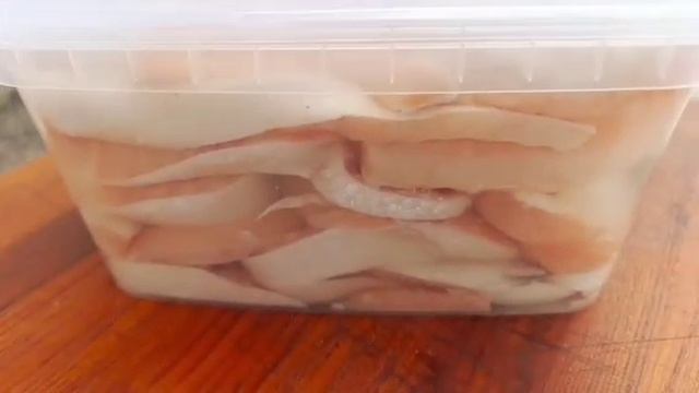 Брюшки соленые лосося