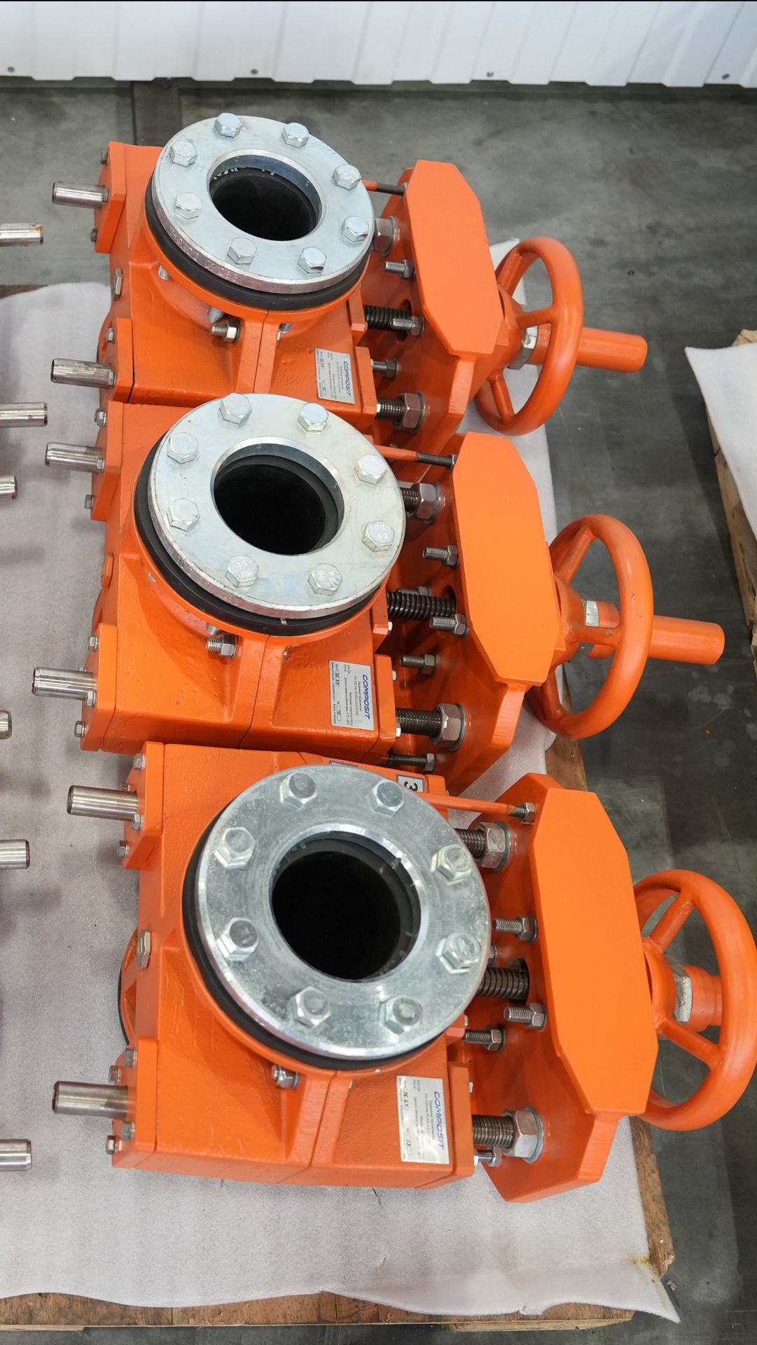 Шланговые задвижки Composit