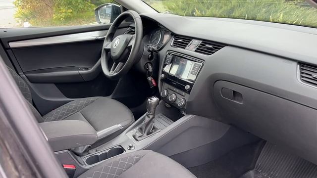 Автомобиль Skoda Octavia в автосалоне Аврора в Симферополе 6517