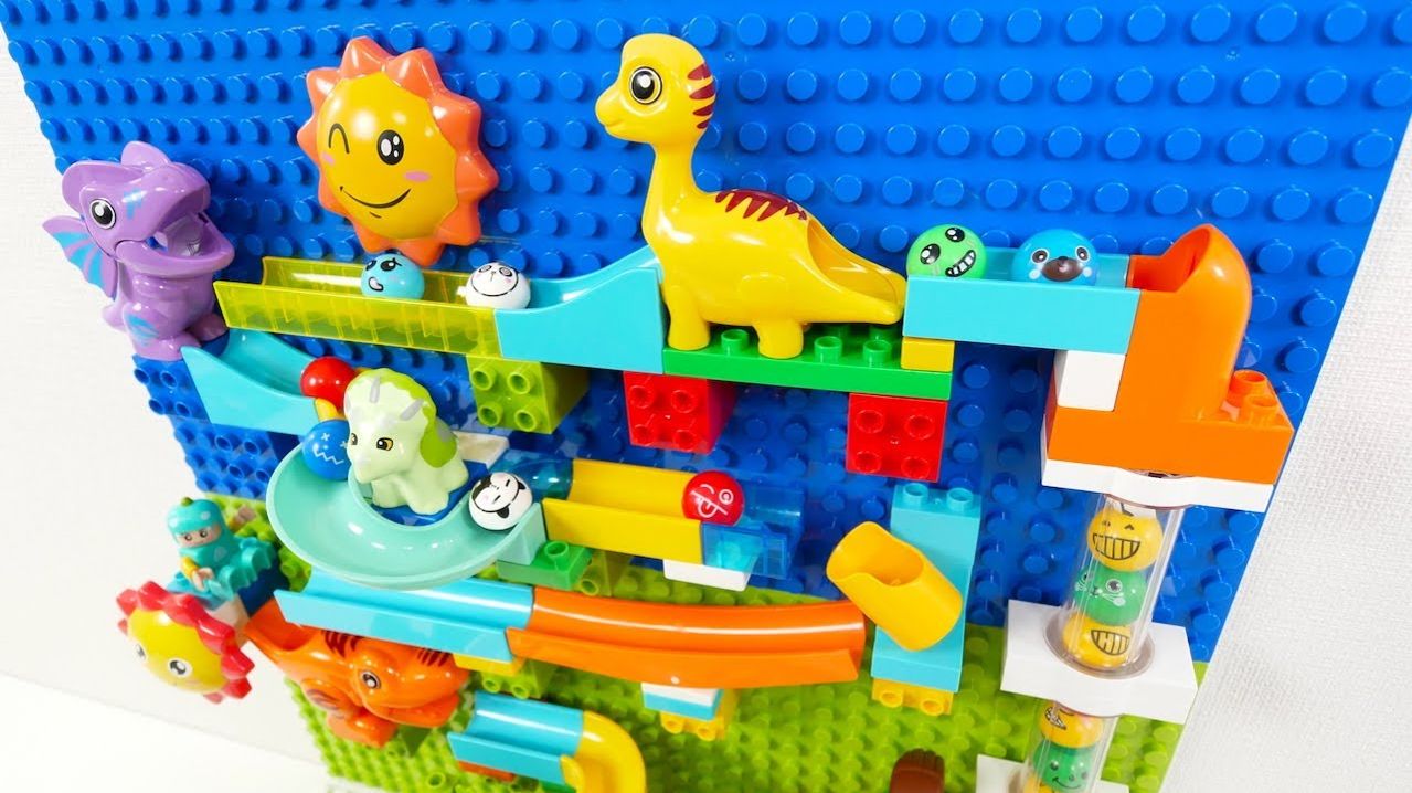 ИГРЫ ДЛЯ ДЕТЕЙ СТРОИМ ГОРКУ ДЛЯ ЦВЕТНЫХ ШАРИКОВ ВИДЕО ДЛЯ ДЕТЕЙ ДЕТСКИЙ КАНАЛ ИГРАЛКИ-ЗАЛИПАЛКИ