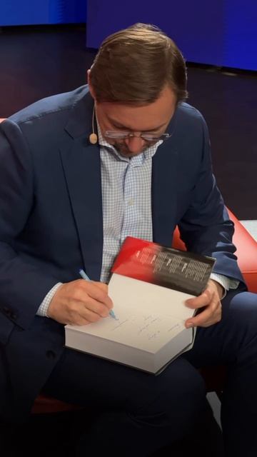 Александр Журавский представил роман в НЦ Россия