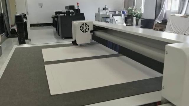 Плоттер режущий планшетный тангенциальный SAGA FCT6698