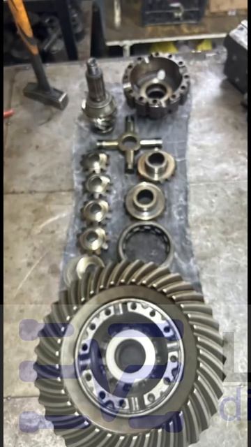 HYUNDAI HD78. Меняем шайбы подшипники сальники редуктора. Ремонт редукторов в Воскресенске.