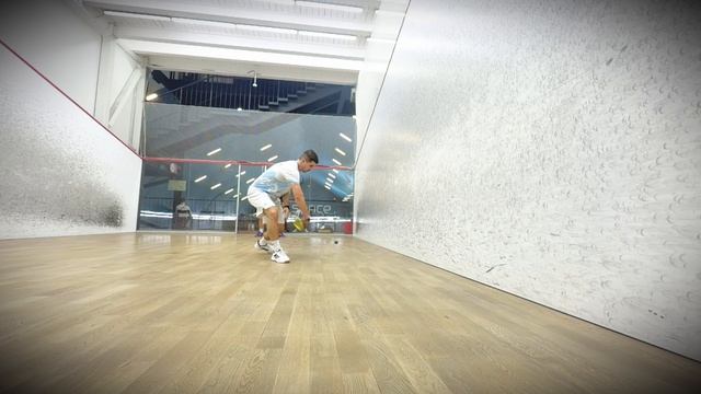 СКВОШ. Боаст в переднеи зоне слева 1