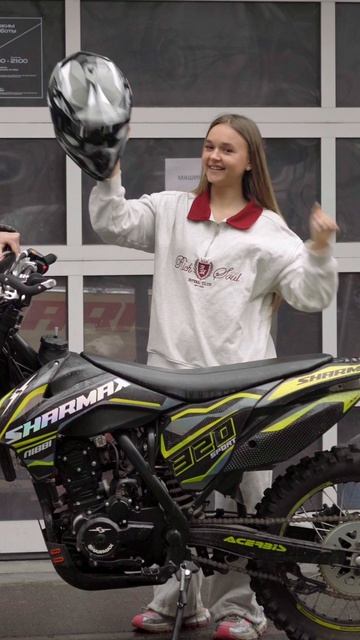 Он не планировал покупать мотоцикл Но Sharmax выбрал его