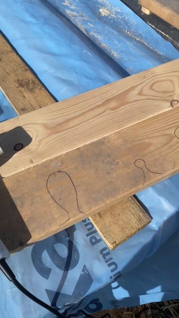 Полка в ванную комнату  для фена плойки и парфюмерии.