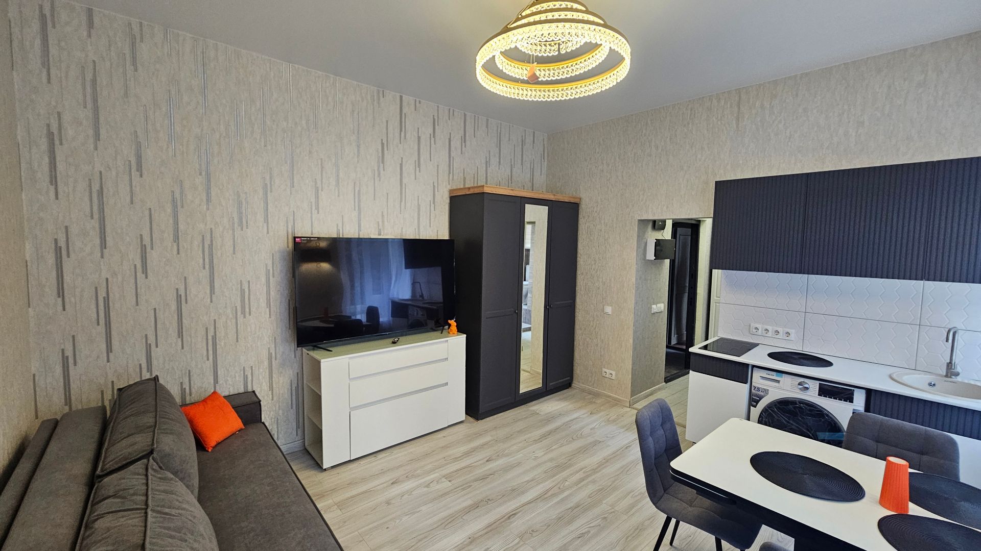 Обзор 1- комнатной квартиры на продажу в Ялте ул. Бассейная