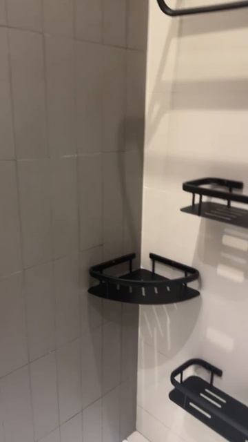 Повесили полки клиенту. дубдубом подоконник откосы доборы стол мебельиздуба мебель