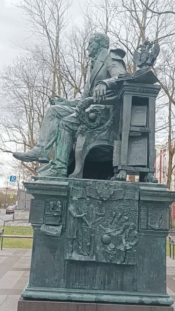 Сакура зацвела в Петербурге 24 апреля 2026 год