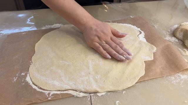 Вкусная домашняя пицца.  Секрет тонкой и хрустящей домашней пиццы.