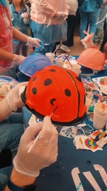 Роспись касок. Выездной мастер-класс от студии Задело в Санкт-Петербурге