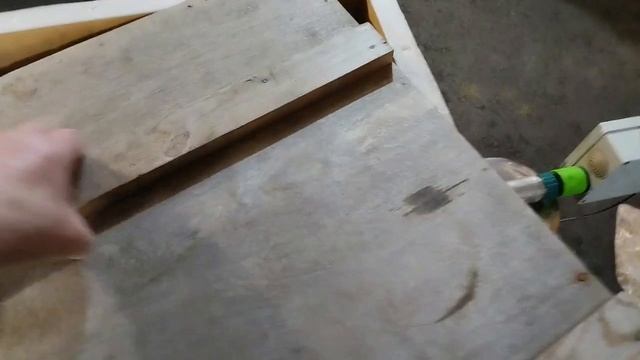 24.04.2026 Опять непогода. Дождь. Коптим сало в электростатической коптилке.