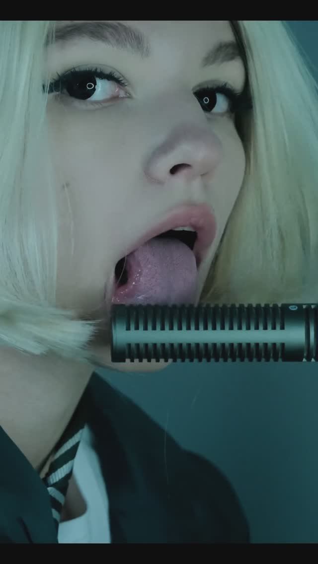 ASMR 8 Чувственное ASMR  Молочно-мокрый ликиннг  Поедание ушек  Ножки Soly Preview