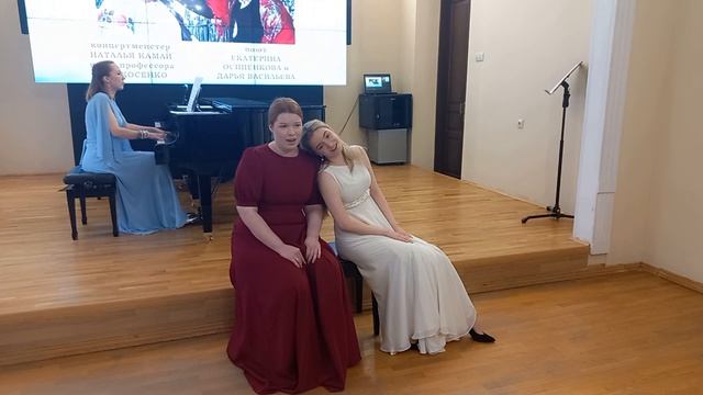 Александров Дуэт Софьи и Яринки из оперетты Свадьба в Малиновке-поют Е. Осипенкова и Д. Васильева