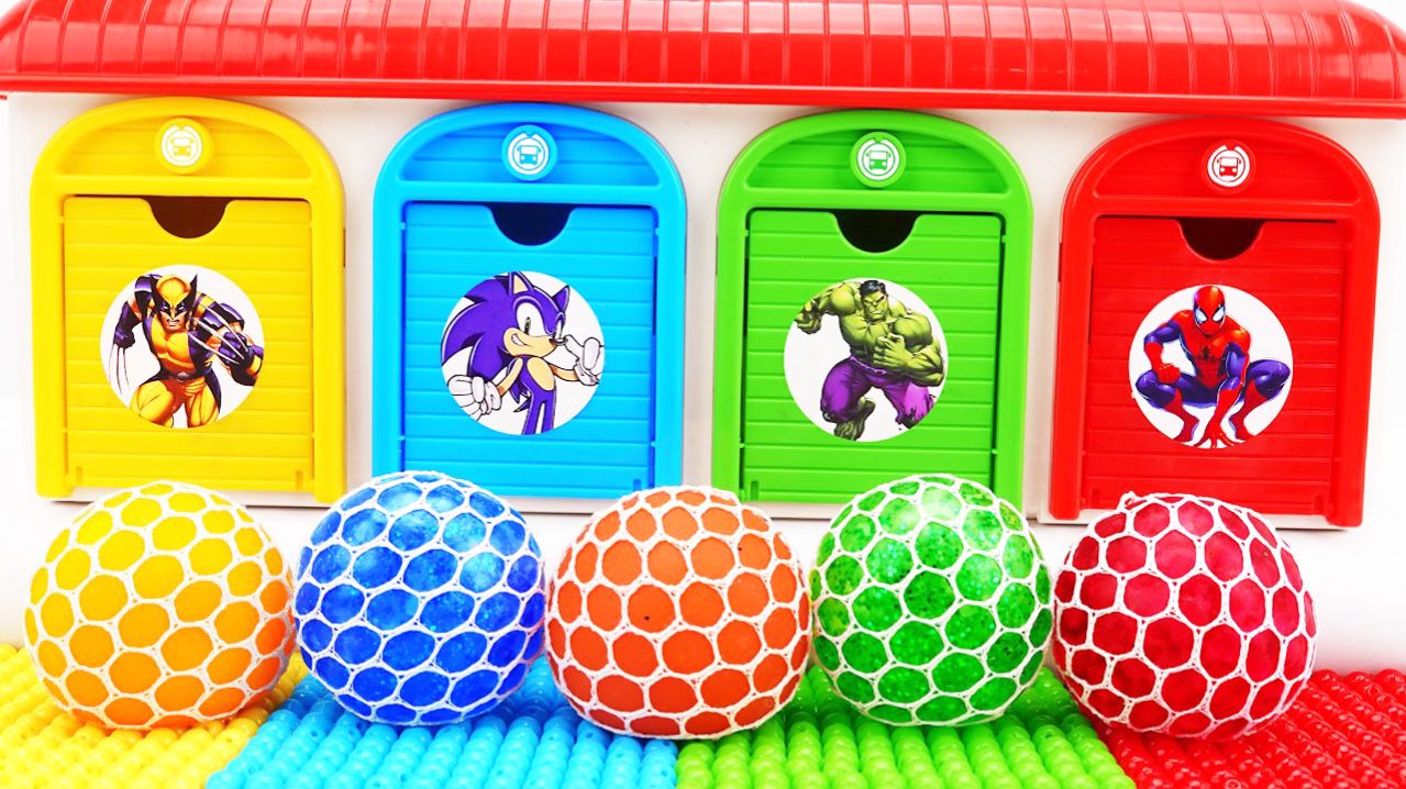 Мультики для детей. Яркие гаражи героев с мячиками и игрушками. Мультики для малышей смотреть.