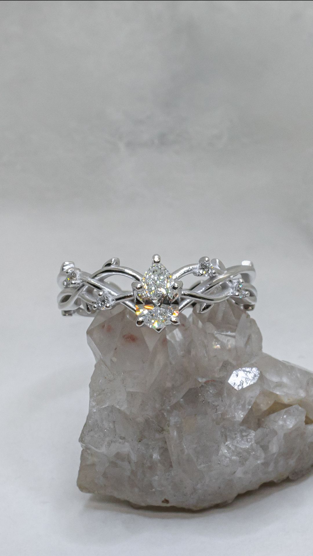 Кольцо из белого золота с бриллиантами Эра