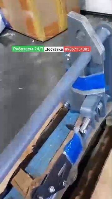 Рамка-быстросъём с пальцами и крючками на ковш и вилы.