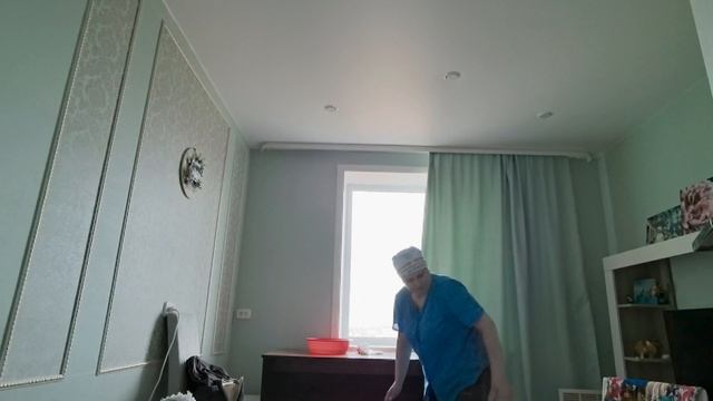 От мытья окна до рубки сучьев.