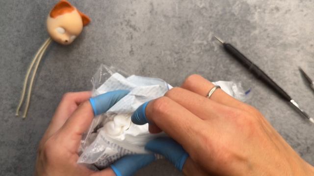 3. Лепим ушки и реснички