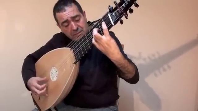 Chaconne By Robert De Visée Played On The 14 Course Theorbo By Xavier Díaz-Latorre